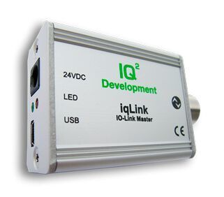 iqLink von IQ2 Development (SPS 2019: Halle 5, Stand 210) ist ein kostengünstiger IO-Link Master für die schnelle und intuitive Inbetriebnahme von IO-Link-Produkten. Die Mini-USB-Buchse und ein integrierter DC/DC-Konverter erlauben einen galvanisch entkoppelten Anschluss direkt an den USB Port Ihres PC (bis maximal 2 W Gesamtleistung). Für die Inbetriebnahme leistungsstärkerer IO-Link Devices steht am Master eine genormte 24V-Hohlstecker-Eingangsbuchse zur Verfügung. Als Benutzeroberfläche zur Visualisierung und zum Editieren der Parameter der IO-Link-Geräte dient das iqPDCT Port and Device Configuration Tool. (IQ2 Development)