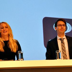 Von Julia Heister und Sebastian Sühring erfuhren die Händler, welche Marketingmaßnahmen Ssangyong in diesem Jahr plant.(Foto:  Wehner)