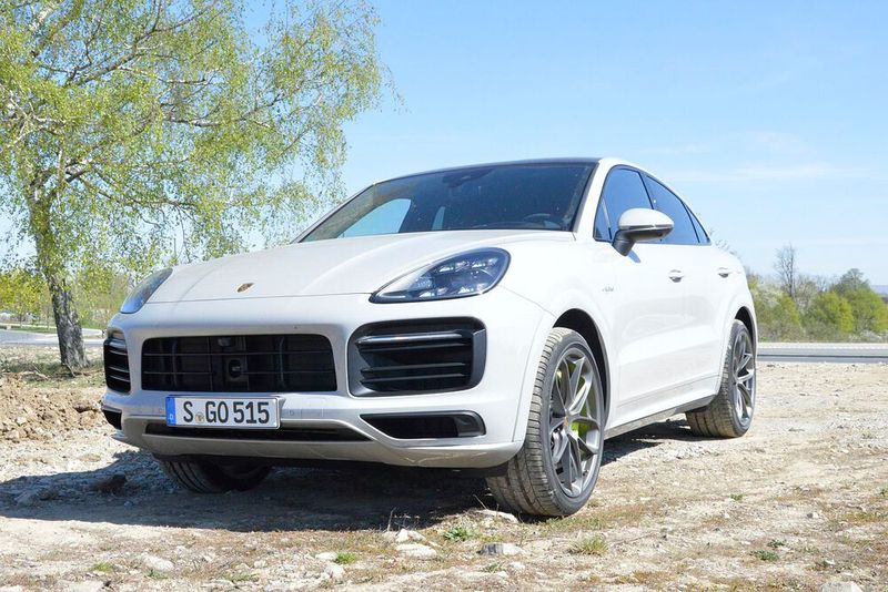 Auch für das Gelände eignet sich das sportliche SUV-Coupé trotz elaborierter Allradtechnik nicht unbedingt. (Bild: Achter/»kfz-betrieb«)