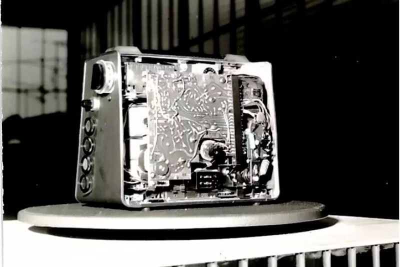 Innenleben eines Radiogeräts auf der Electronica 1964. (Bild: Messe München)