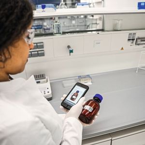 4 Digitales Bestandsmanagement sorgt für eine bestmögliche Transparenz beim Lösemittelbestand. (Bild:  DÜPERTHAL)