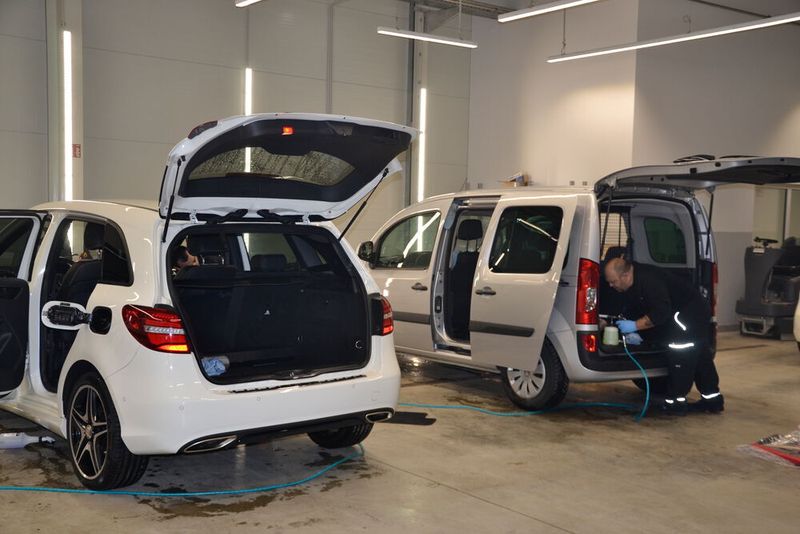 ...und die Fahrzeugwäsche setzt Beresa auf einen externen Dienstleister. (Mauritz/»kfz-betrieb«)