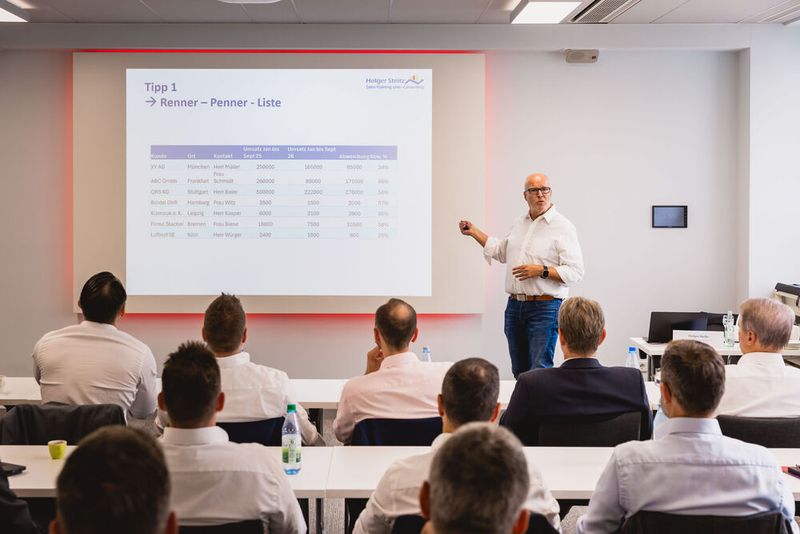 Impressionen vom 24. Würzburger EMS-Tag: Im Mittelpunkt standen aktuelle Branchenthemen, praxisnahe Impulse und insbesondere der persönliche Austausch innerhalb der EMS-Community. (Bild: Stefan Bausewein)