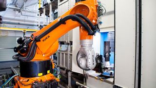 Bei Kuka in Augsburg wird der Rotstift angesetzt. Denn dort sollen rund 1,25 Prozent der derzeitigen Arbeitsplätze bis Ende nächsten Jahres wegfallen. Das sind immerhin 400 Stellen. (Bild: Kuka)