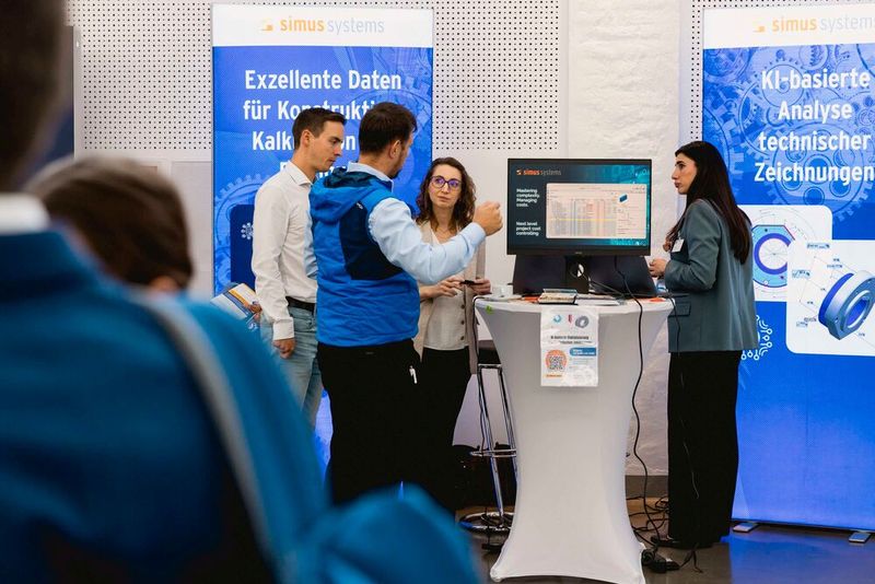 Zahlreiche Partner präsentierten ihre Lösungen für mehr Effizienz in der Produktentwicklung. Es herrschte reger Betrieb an den Ständen. (Bild: Stefan Bausewein/VCG)