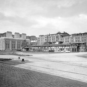 So sah es einst am düsseldorfer Henkel-Standort Holthausen aus, der die erste eigene Leimfabrik beinhaltete, von der aus ab dem 26. Juni 1923 Malerleim und Tapetenkleister stammten, die nicht für die eigene Fertigung vorgesehen waren.(Bild:  Henkel AG)