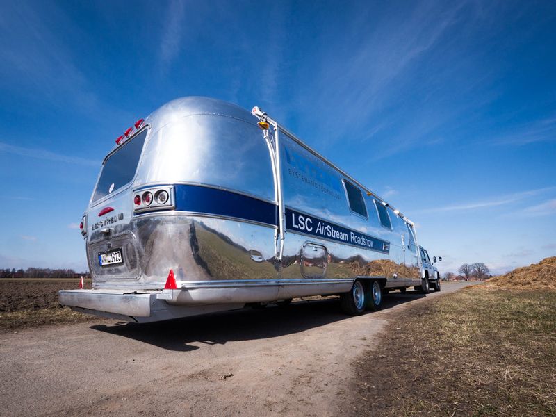 Die Lütze LSC-Airstream Roadshow gibt es auch 2014 in Deutschland und Teilen Europas. (Lütze)