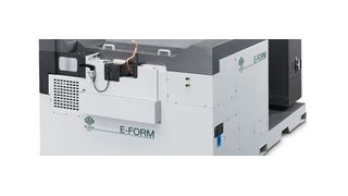 Das Rohrbearbeitungssystem E-Form kann mit bis zu neun Arbeitsstationen für das Endenumformen, Spanen und Rollen konfiguriert werden. (AD Foto Nadia Baldo)