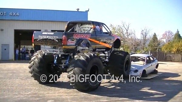 Der Bigfoot 20: der weltweit erste Monstertruck mit Elektroantrieb macht mit über 260 kW und 1100 Nm Autos umweltschonend platt (Bild: Bigfoot 4x4 Inc.)