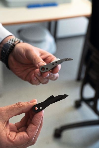 Der Greiferfinger, dessen Herstellung mit Hilfe des 3D-Drucks rund 18.000 € einsparen konnte. (Bild: Mark 3D GmbH)