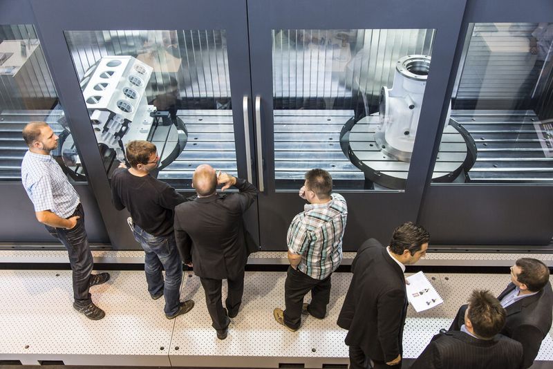 Großer Auftritt von SHW Werkzeugmaschinen. (Bild: Messe Stuttgart)