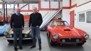 Zwei Oldtimer-Enthusiasten, die den Mangel an Nachwuchs in den Werkstätten beseitigen wollen: Franz Cremer (l.) und Tom Fischer. (Bild: Diehl – VCG)