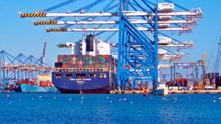 Künftigt sollen Schiffe mithilfe von Lidar-Sensoren in Häfen einparken. Somit will man vermeiden, dass die Hafeninfrastruktur bei einer Kollision zerstört wird. (Bild: gemeinfrei)