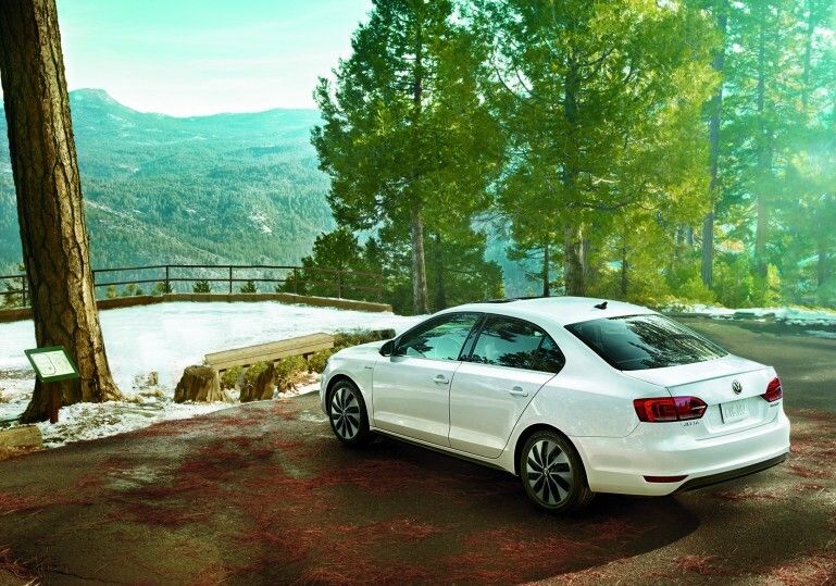 Unterstützt wird der Verbrennungsmotor des Jetta Hybrid von einem 20-kW-Elektromotor, der seinen Strom aus einem 220-V-Akkupaket mit einer Kapazität von 1,1 kWh erhält (Bild: Volkswagen)