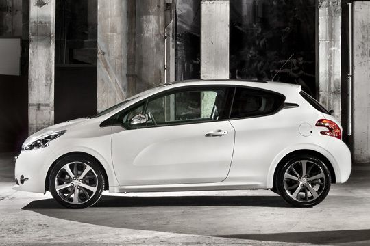 ... Peugeot 208 ... (Peugeot)