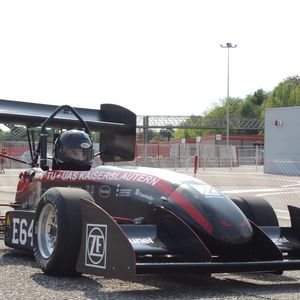 Der Elektro-Rennwagen Electronyte E14 des Kaiserslautern Racing Teams: Im Rahmen der Formula-Student-Rennserie wurde dieses Fahrzeug von Studierenden der TU und der Hochschule Kaiserslautern in Eigenarbeit entwickelt und gefertigt.