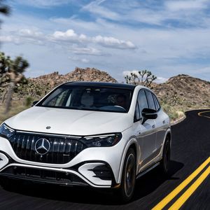 Je nach Fahrmodus stellt der EQE-Antrieb unterschiedlich viel Leistung zur Verfügung.(Bild:  Mercedes-Benz)