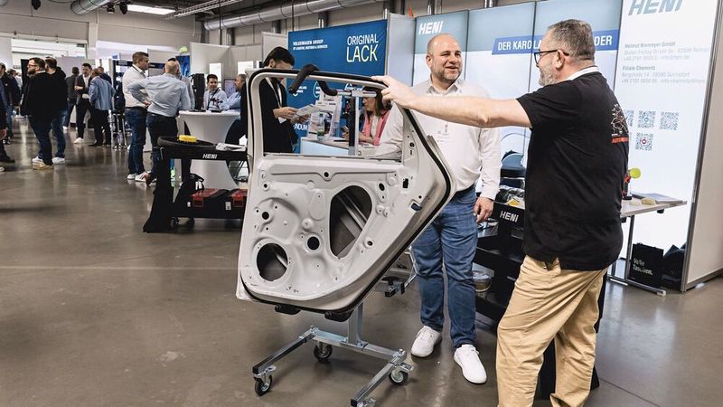 Die Firma Helmut Niemeyer GmbH, kurz HENI, steht seit vielen Jahren im engen Kontakt mit Volkswagen bzw. der OTLG. Aber auch Kunden der Techno Einkaufs- und Autohaus-Kooperation kennen und schätzen die Lieferanten von Werkzeugen und Betriebseinrichtungen. (Bild: Stefan Bausewein)