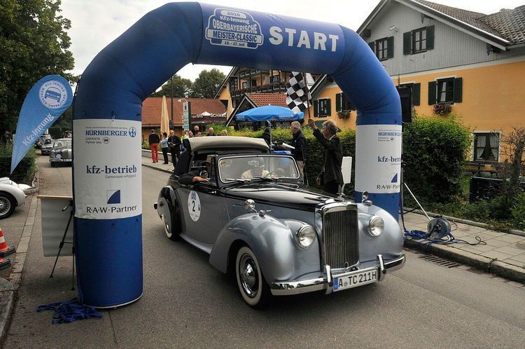 Schön alt, der Alvis TC 12 100 DC Cabrio aus dem Jahr 1953. (Zietz /»kfz-betrieb«)