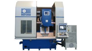 Die Baureihe dieser 5-Achs-Universal-Rundtischschleifmaschine deckt den Durchmesserbereich von 500 mm bis 1200 mm ab. Bild: Reform Maschinenfabrik (Archiv: Vogel Business Media)