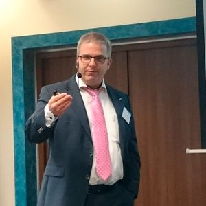 Dr. Michael Hoffmeister, Festo, referierte darüber: Wie wird ein Ding zur Industrie 4.0-Komponente? – Beispiele für eine Verwaltungsschale. (Bild:  Sariana Kunze/elektrotechnik)