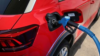 Die Preise an deutschen Tankstellen haben sich normalisiert. Doch laut ADAC ist noch Luft nach unten. (Bild: sp-x)