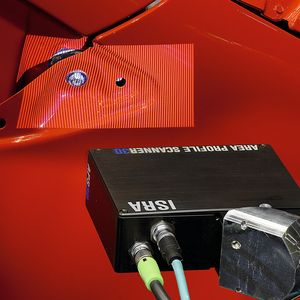 Hochgenau und flexibel einsetzbar durch die Kombination und Verschmelzung dreier unterschiedlicher, gleichzeitig jedoch äußerst effizienter Messprinzipien für verschiedene Oberflächen – so beschreibt Isra APS-3D.
