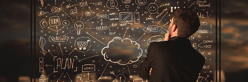 Mit einer intelligenten Cloud-Strategie können Unternehmen der Inflation den Schrecken nehmen.(Bild:  ra2 studio - stock.adobe.com)