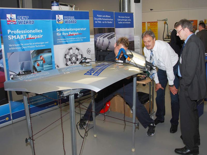 ... Dent Wizard ... (Archiv: Vogel Business Media)