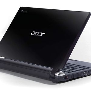 Bis zu 7,5 Stunden soll das 10,1-Zoll-Netbook mit einer Akkuladung durchhalten.