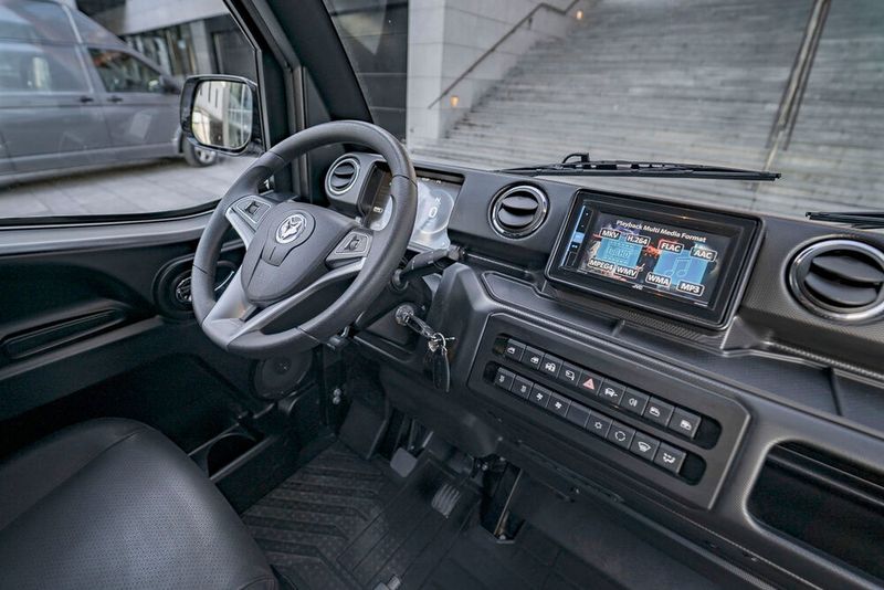 Die Kabine des Goupil G6 bietet drei Sitzplätze. (Bild: Goupil Industrie)