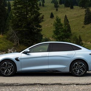 Die 4,80 Meter lange Limousine punktet aber auch durch ein gutes Raumgefühl auf allen Sitzplätzen.(Bild:  BYD)