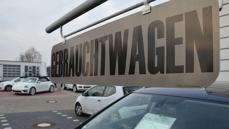 Auf den Höfen der Händler ist aktuell viel Platz.(Bild:  Achter/»kfz-betrieb«)