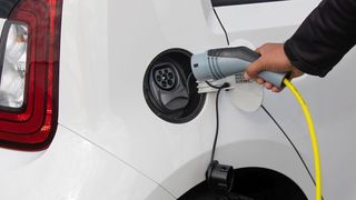 Für Volkswagen bleibt der Plug-in-Hybrid ein längerfristiger Begleiter. (Bild: Skoda)