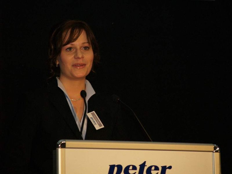 Daniela Peter leitete souverän durch den Abend. (Archiv: Vogel Business Media)
