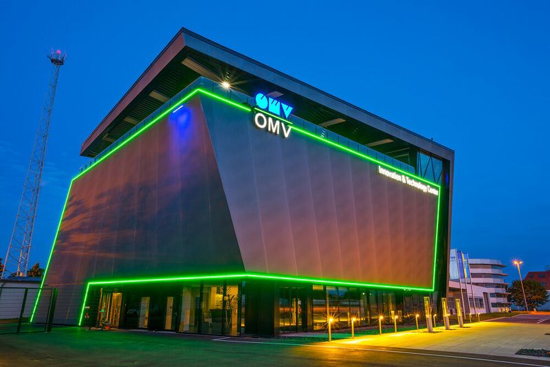The collaboration will secure the delivery of high-quality suitable feedstock for chemical recycling from Alba Recycling to OMV to help close the loop for plastics. (© OMV Aktiengesellschaft)