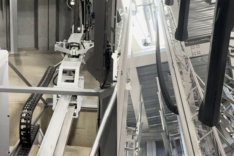 Energy chains ensure safe cable routing in horizontal and vertical movements. (Image:Giken.)