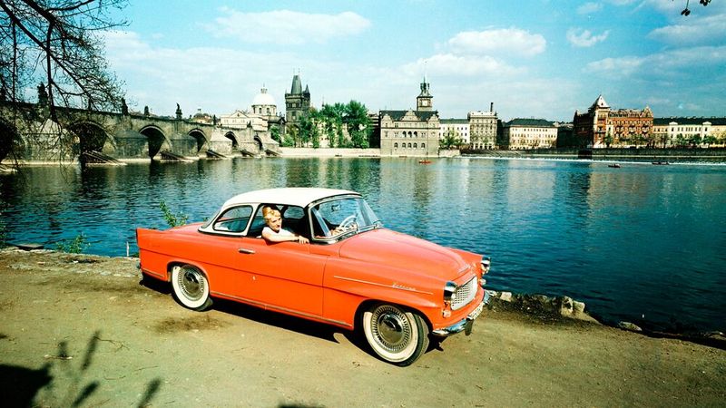Sogar in Westeuropa begehrt – Das elegante, 1959 lancierte Sportcabrio Skoda Felicia gab es auch mit einem Hardtop. (Bild: Skoda)