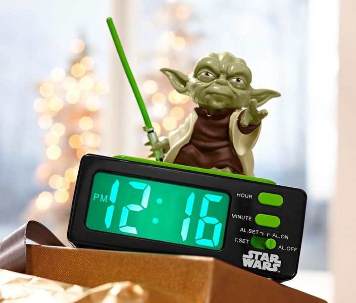 Und noch ein Wecker: Den Yoda-Wecker gibt es bei www.tchibo.de für 29,95 Euro. (www.tchibo.de)