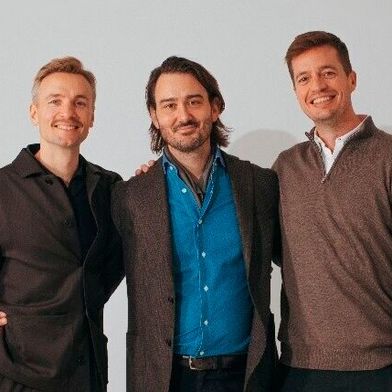 SEPPmail übernimmt CyberPilot; (v. l.) Anders Winther, Fredrik Nielsen und Rasmus 
Vinge (alle CyberPilot) (Bild: SEPPmail)