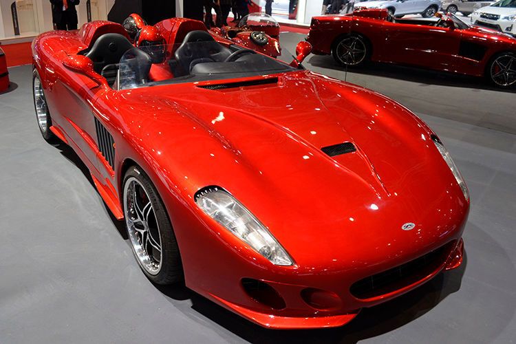 Sbarro zeigt in Genf eine Renn-Studie mit integrierter Karbonhelmhalterung. (Rehberg)