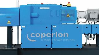 Best Practice: Vor allem technische Kunststoffe sind für Coperions neuen Hochleistungs-Doppelschneckenextruder „ZSK 58 Mc world proven“, buchstäblich ein „gefundenes Fressen“. Mit diesem System, so Coperion, gelinge etwa das Compoundieren von Polyamid und Polypropylen besonders wirtschaftlich. Die Erfahrung aus in den letzten Jahren bisher über 14.000 ausgelieferten Anlagen seien in dieses System eingeflossen. (Coperion)