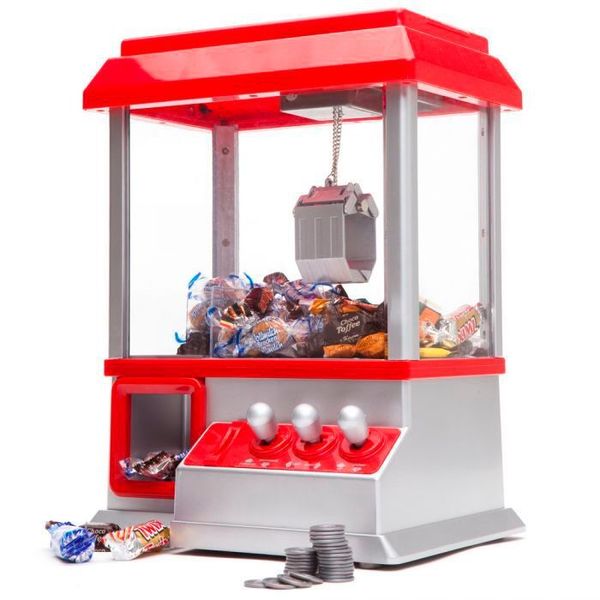 Kirmes für daheim: Der Candy Grabber Süßigkeiten Automat kostet bei www.monsterzeug.de 39,95 Euro. (Monsterzeug.de)