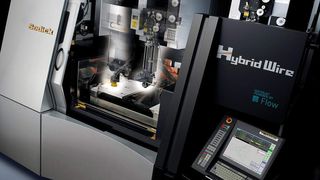 Bild 1: Die Hybrid Wire Machine ist eine Kombinationsmaschine von Sodick, die Erodieren und Wasserstrahlschneiden miteinander vereint. (Archiv: Vogel Business Media)