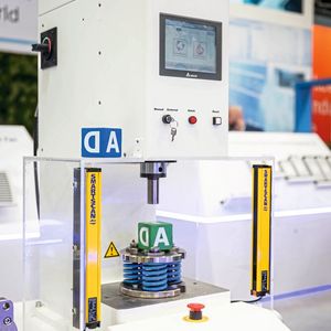 The advantages of electric servo presses unfold particularly when they are embedded in a superior control system.(Image: Delta Electronics)