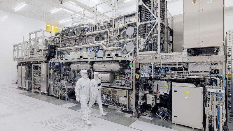 The EXE:5000 from ASML. Version EXE:5200B has brought High-NA EUV lithography technology to production maturity.(Image: ASML)