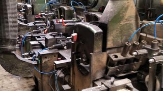 In der Holzverarbeitung arbeiten viele Maschinen Hand in Hand. Hier die Hobelanlage in der Gesamtansicht. (Bild: Mocopinus)