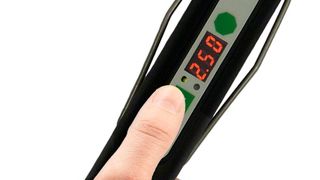 Der günstige Elektrohandschrauber Minimat-ED von Deprag gilt als attraktiver Alleskönner. Der Newcomer lässt sich in Verbindung mit dem Comcenter ED schnell und unkompliziert an jeden Schraubfall anpassen, heißt es. (Deprag)