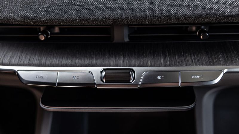 ... wie die Klimaregelung, sind elegant integriert worden. (Bild: stefanboesl.de)