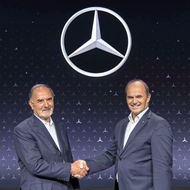 Martin Brudermüller (rechts) hat den Aufsichtsratsvorsitz im Mai 2024 von Dr. Bernd Pischetsrieder übernommen. (Bild: © Mercedes-Benz Group AG)